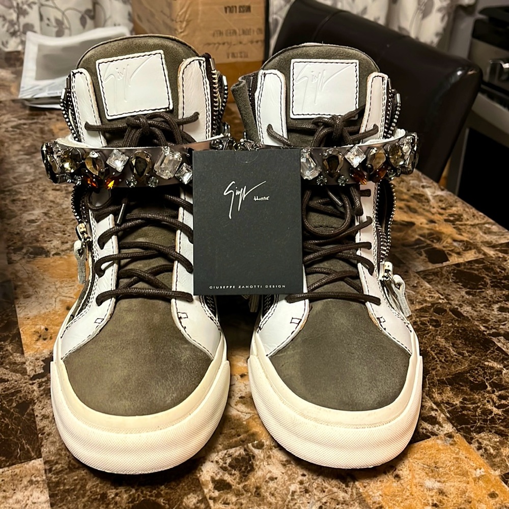 GIUSEPPE ZANOTTI. Designer Sneakers Size 41 = 8M